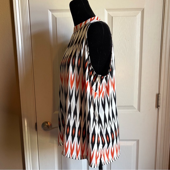 Worthington Geometric Sleeveless Blouse - Picture 7 of 11